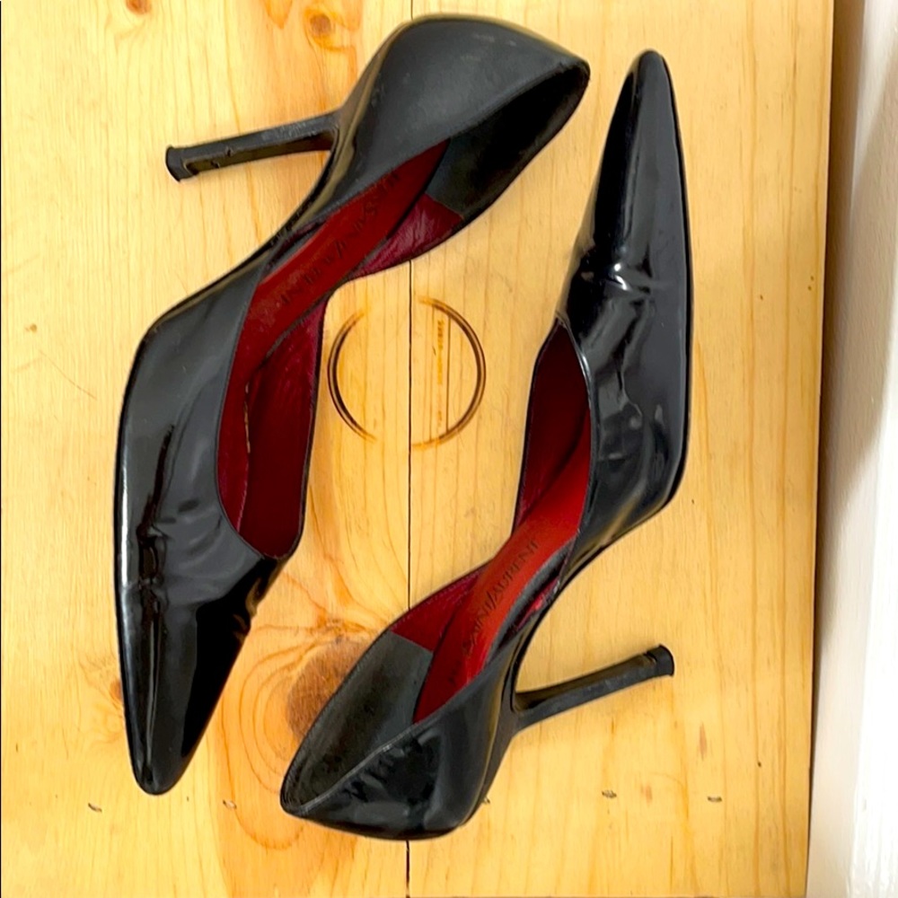 Vintage YVES SAINT LAURENT black patent pump Sz 8